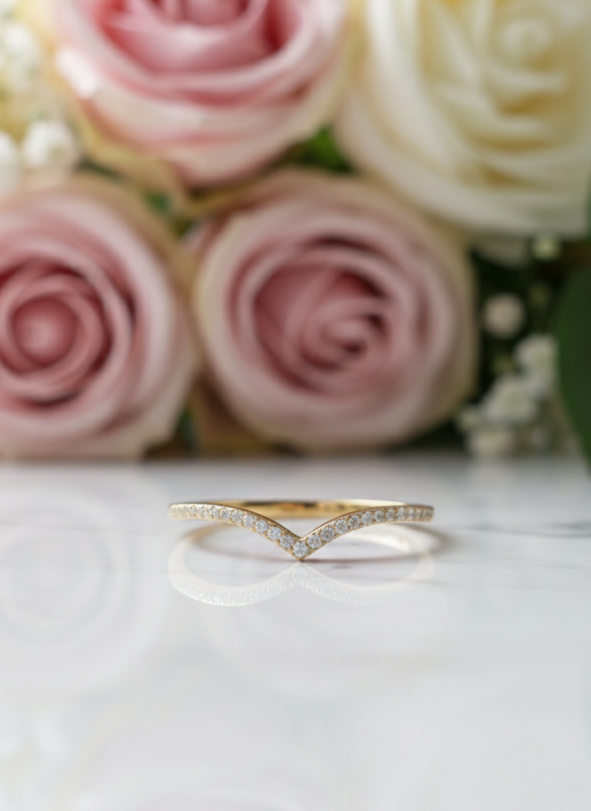 INVERTED DIAMOND V HANDCUFF