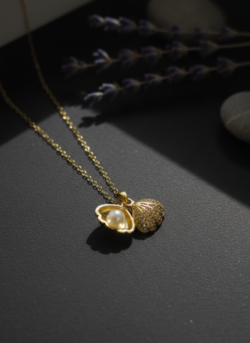 SHELL & PEARL CHAIN PENDENT