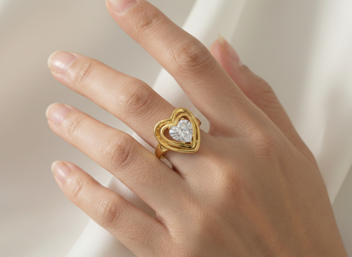 VELVET HEART RING