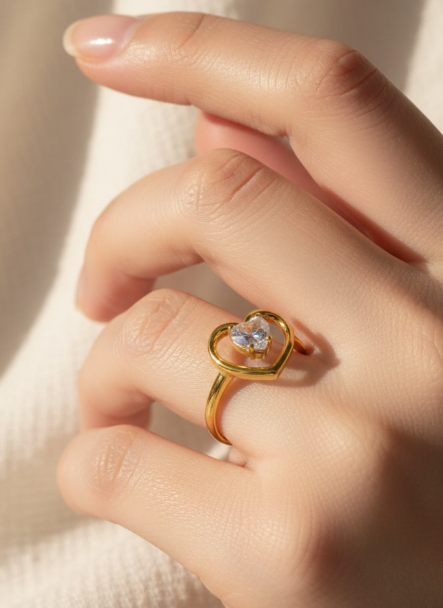 AMOUR HEART RING