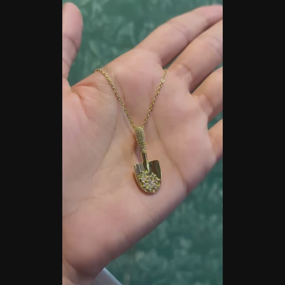 GOLD DIGGER CHAIN PENDANT